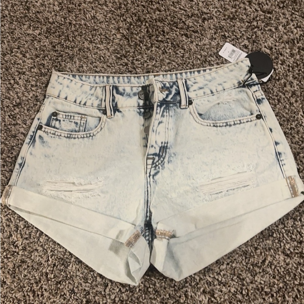 Brand new Amuse Society shorts